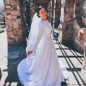 Meet your Posher, Tiara